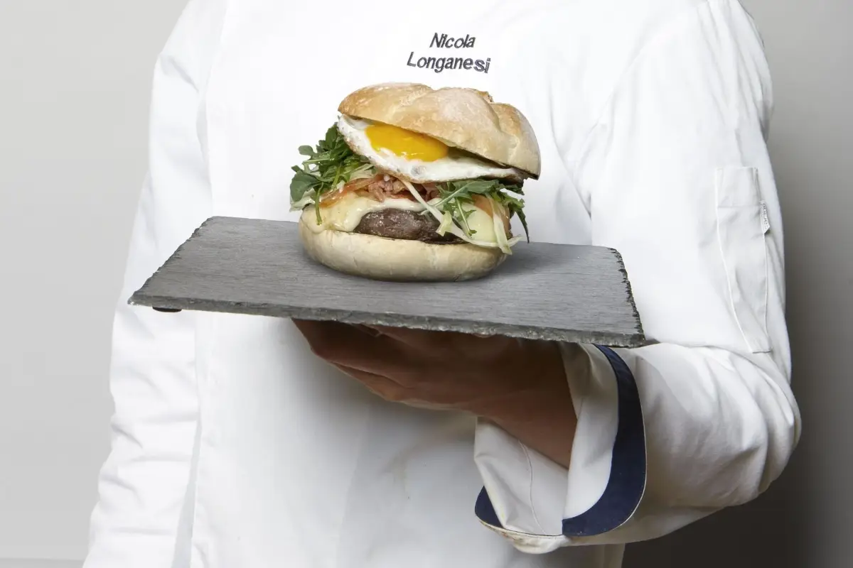 Hamburger all'italiana realizzato da Nicola Longanesi