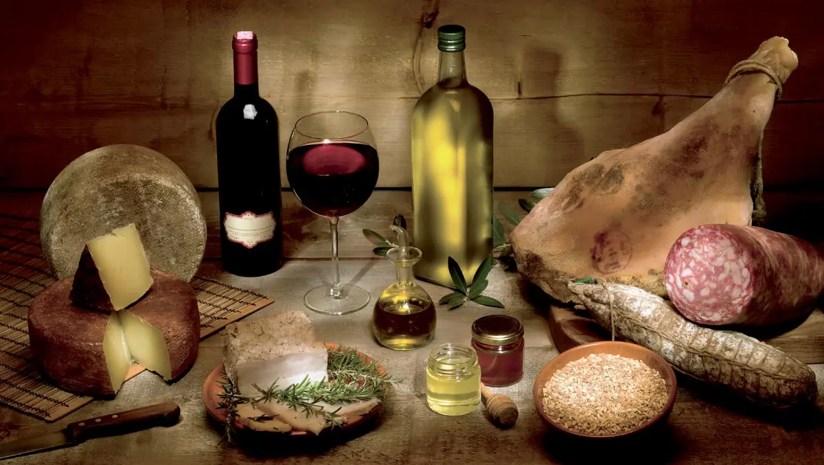 Formaggi, salumi, olio e vino made in Italy
