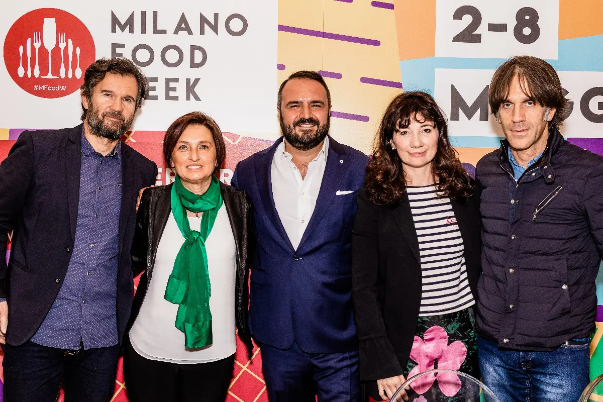 Da sinistra, Carlo Cracco, Fabiana Scavolini, Federico Gordini, Maddalena Fossati e Davide Oldani