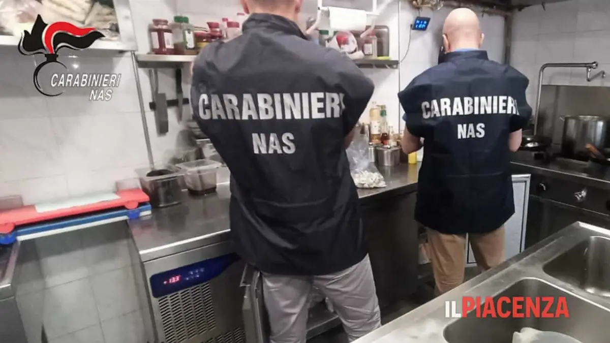 Carabinieri Nas in azione durate ispezioni in locali che somministrano alimentari