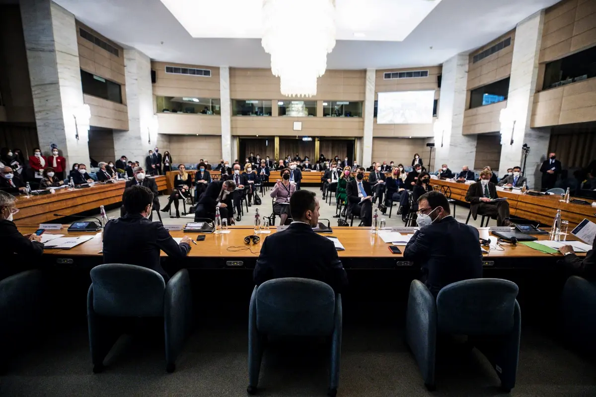 La presentazione dell'etichettatura italiana Nutrinform Battery avvenuta il 15/2/2022 alla Farnesina, alla quale sono intervenuti i ministri Patuanelli, Di Maio e Speranza (di spalle nella foto)