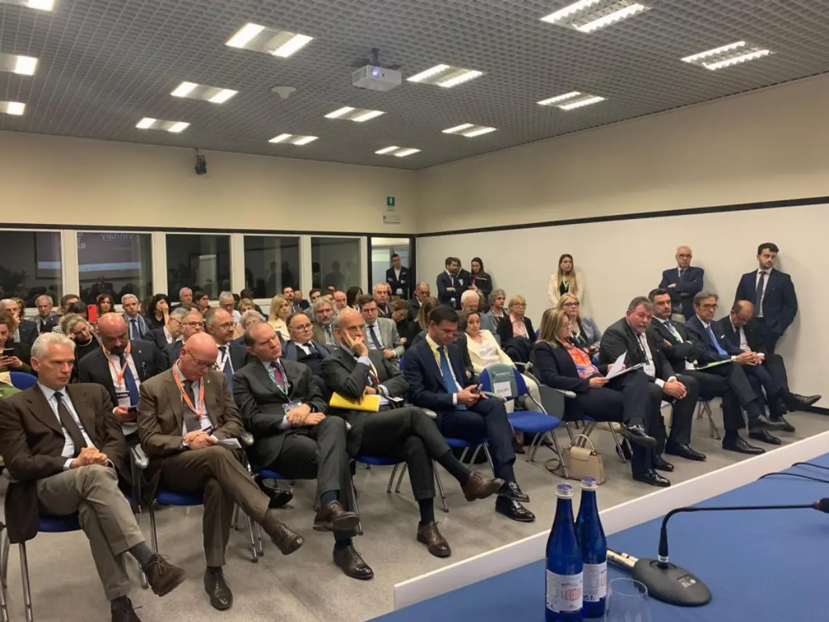 Vinitaly 2023, convegno di Alleanza cooperative agroalimentari sulle etichette del vino