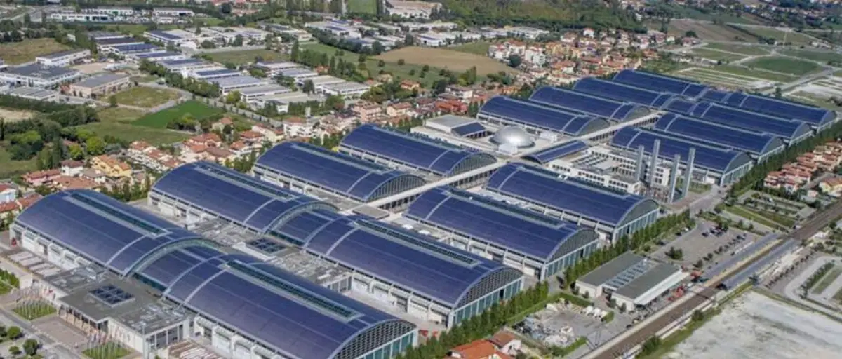 L'impianto fotovoltaico Green Yellow (Ardian) sul tetto della Fiera di Rimini