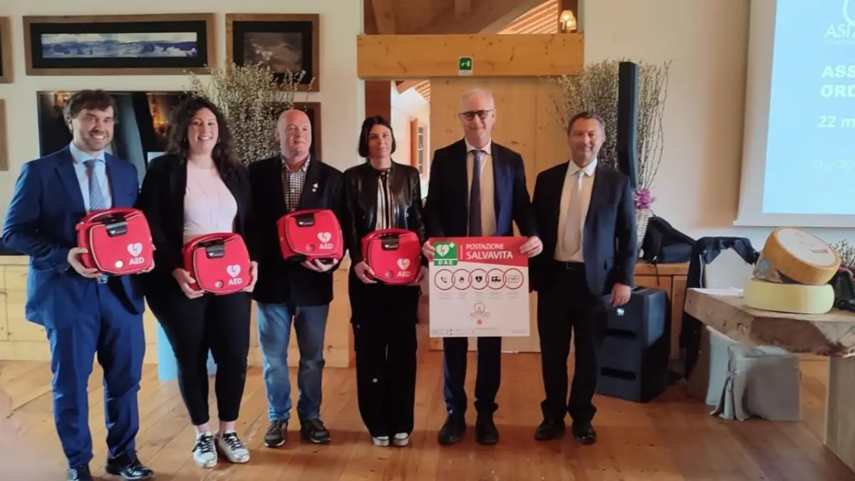 Assemblea soci Asiago Dop 2025: consegna defibrillatori ai comuni dove è prodotta la denominazione