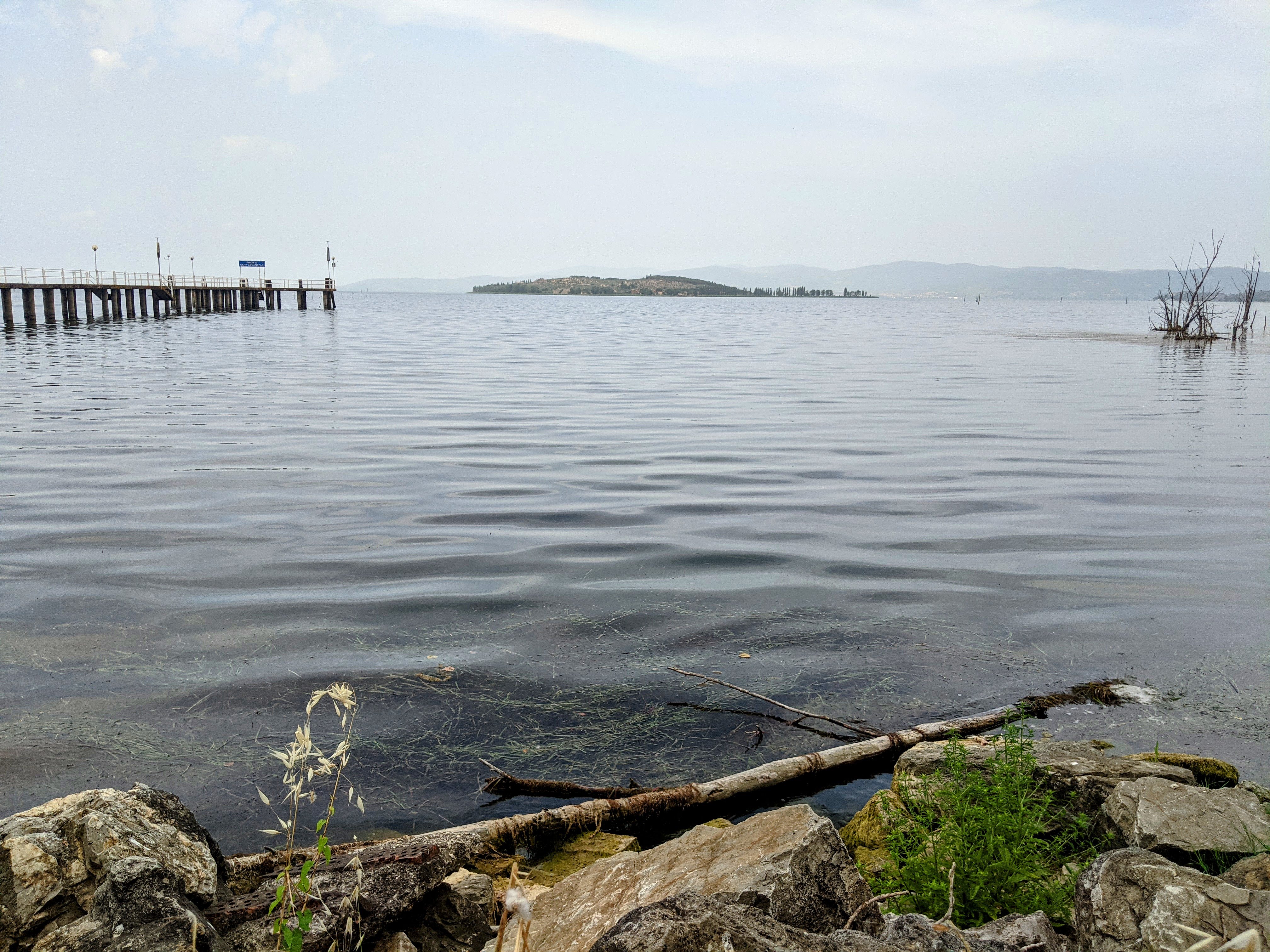 Pontile di Sant'Arcangelo presso il lago Trasimeno