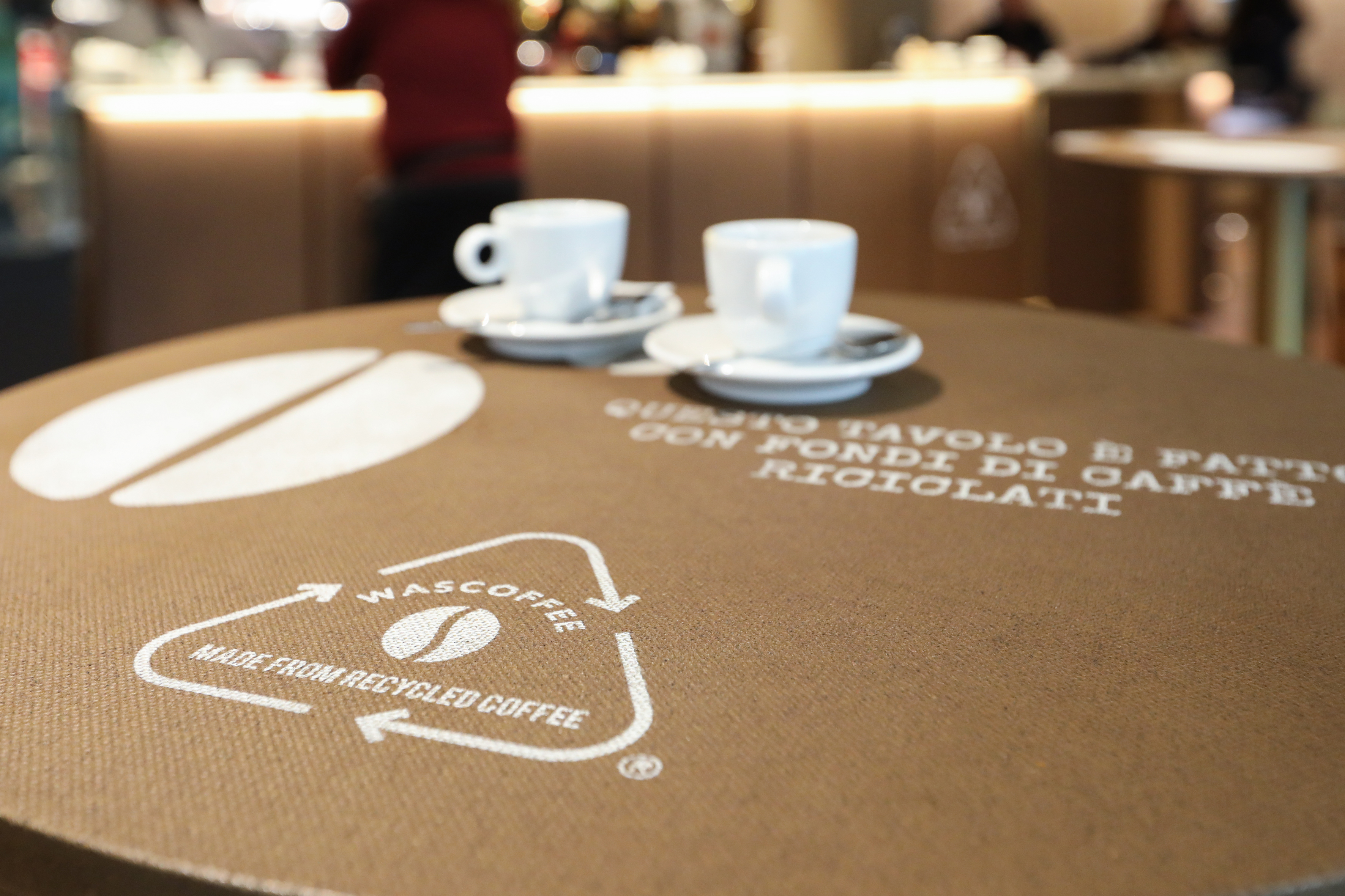 Autogrill introduce a Milano Linate Wascoffee, un nuovo materiale ecosostenibile