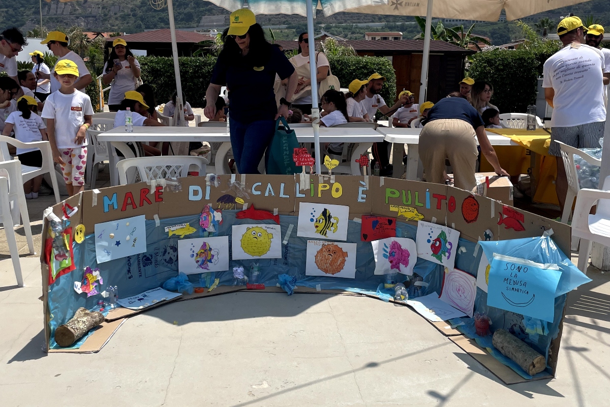 Area bambini Callipo durante l'iniziativa Legambiente per le spiagge pulite