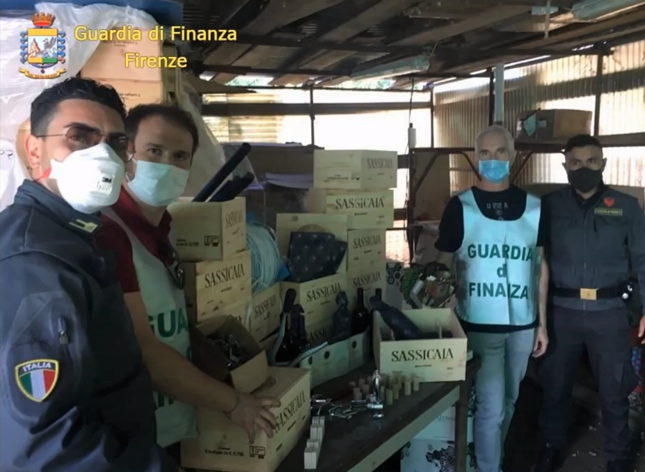 Operazione Bad Tuscan della Guardia di Finanza che ha bloccato una truffa internazionale per la vendita di falso vino Sassicaia