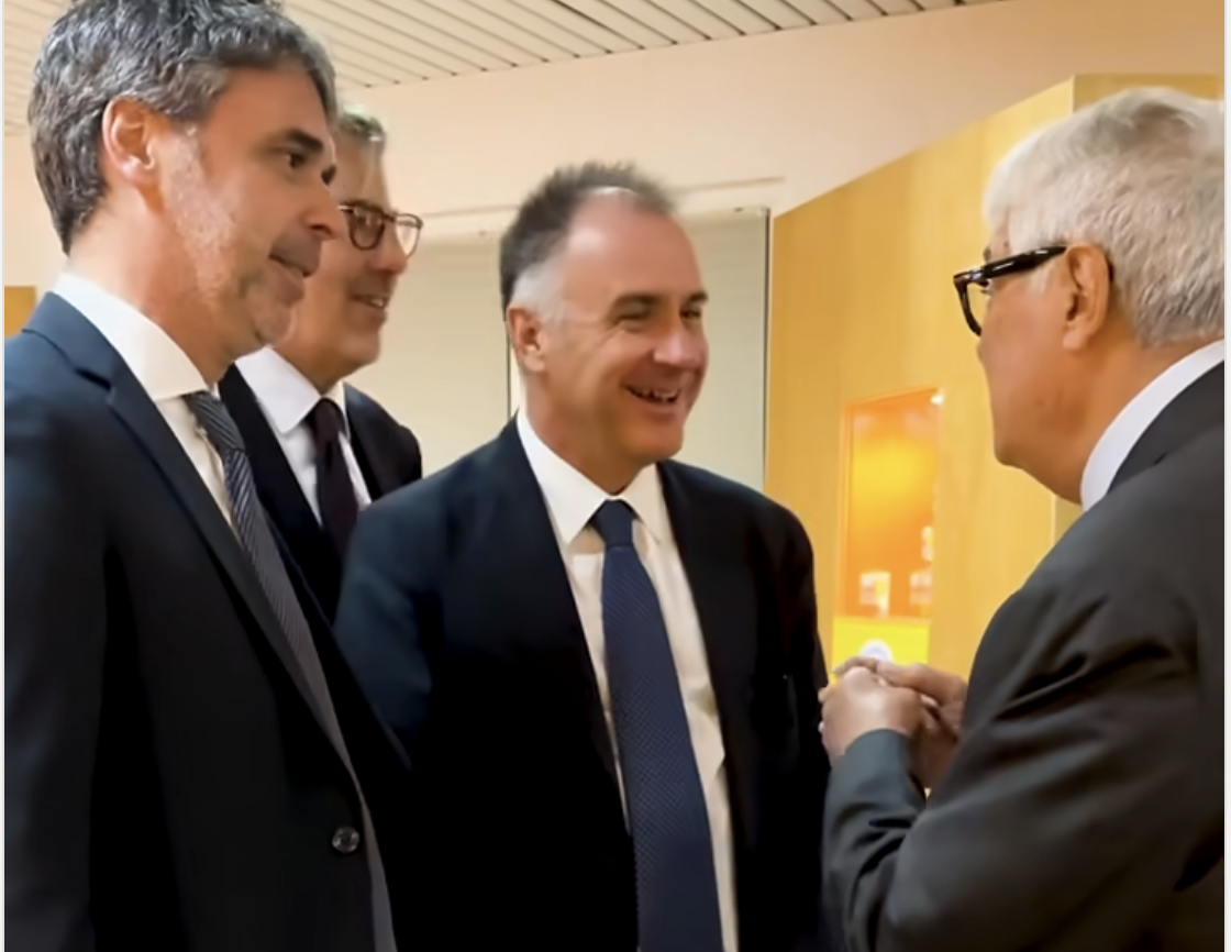 Emanuele Orsini (al ctr), Presidente Confindustria, in visita alla Divella. A sx Francesco Divella, a dx l'ad Vincenzo Divella