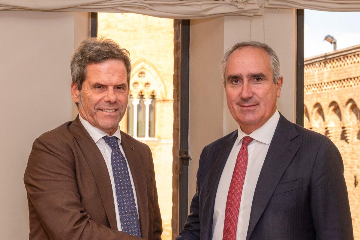 Dimitri Bianchini, Chief Commercial Officer Imprese e Private di Banca Monte dei Paschi di Siena, e Fabio Vitale, direttore Agea, siglano protocollo d'intesa per sviluppo del credito in agricoltura (27 ottobre 2026)