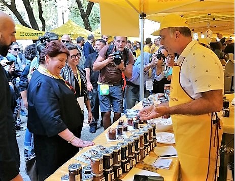 il ministro dell'Agricoltura Teresa Bellanova dal Villaggio Coldiretti di Bologna, in occasione della Giornata del Clima, settembre 2019