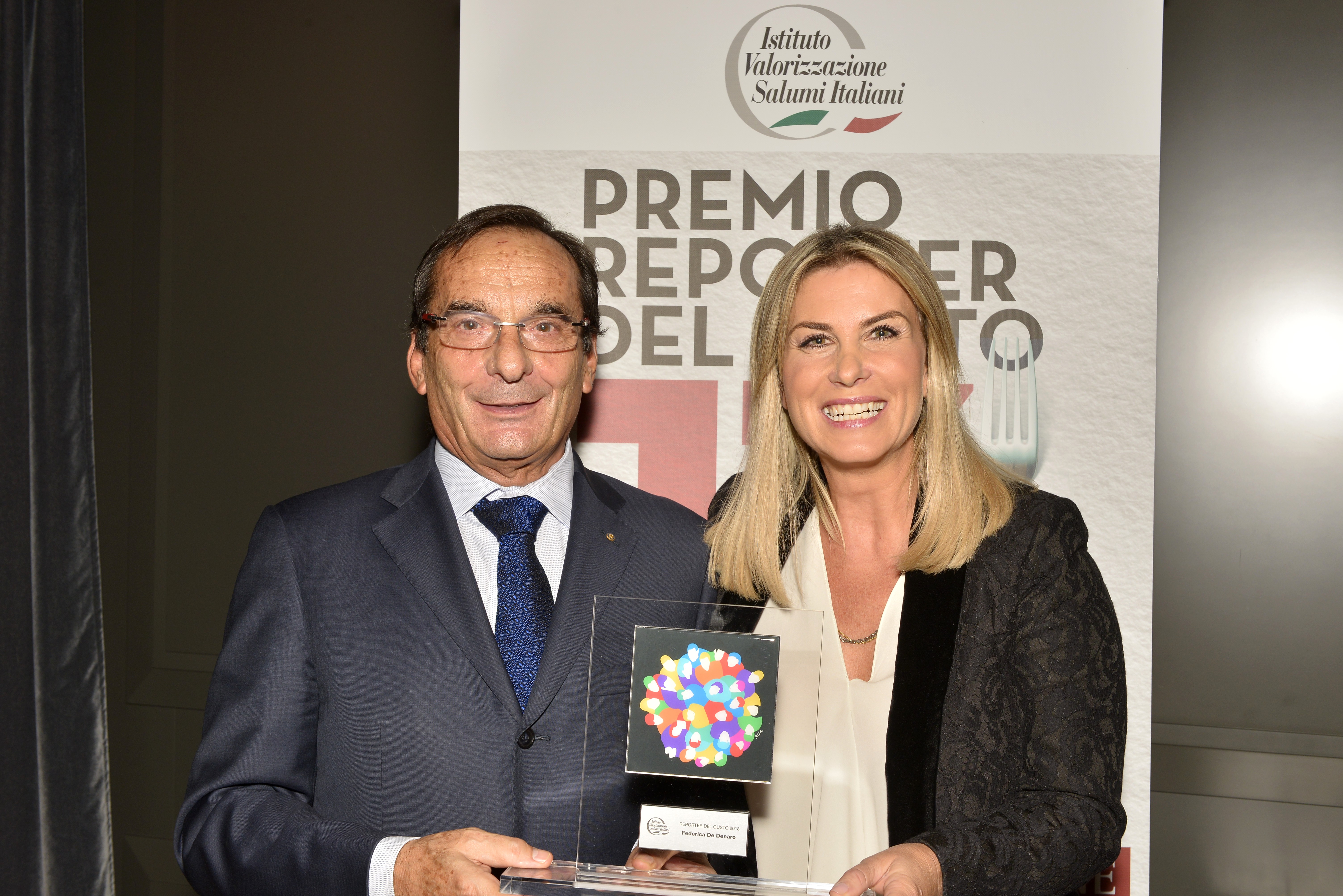 Consegna del premio Reporter del Gusto 2018 a Federica De Denaro