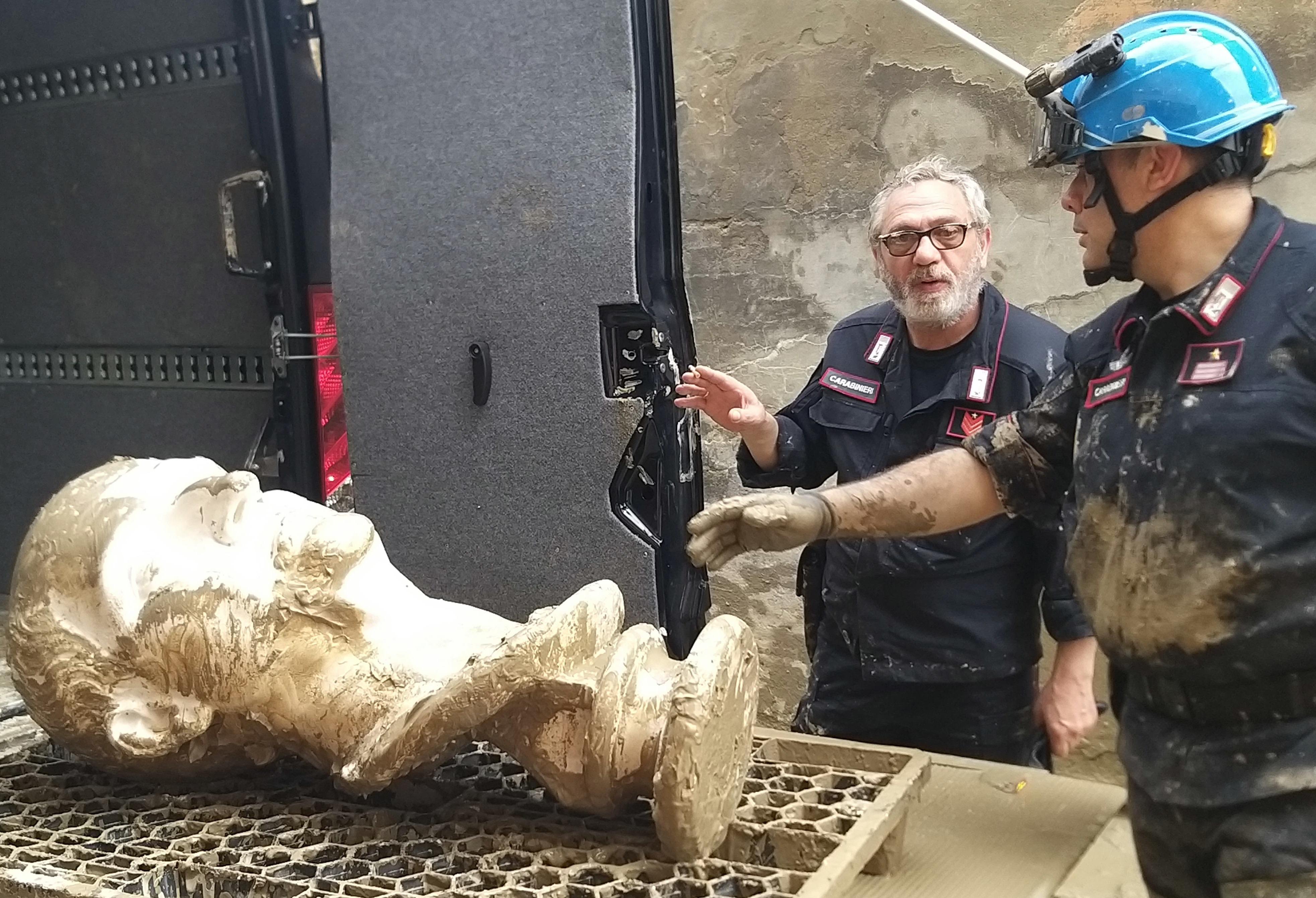 Bofrost e Orogel mettono a disposizione i loro camion refrigerati per salvare il patrimonio culturale sommerso dall'alluvione