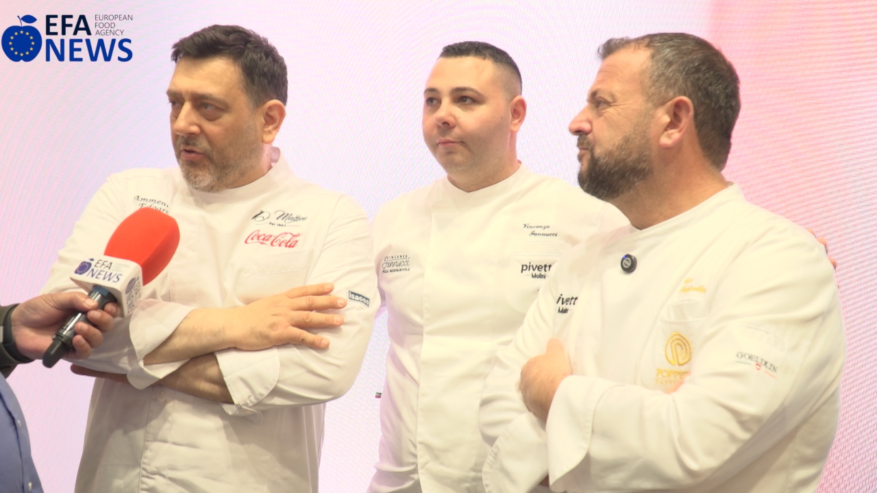 Edoardo Amendola, chef dell'Antica Pizzeria Di Matteo (a sinistra), e il pastry chef Ciro Poppella (a destra)