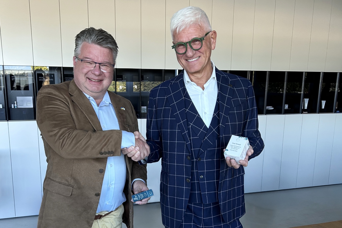 Da sinistra: Petteri Laaksomo, amministratore delegato di Pharmia, e Walter Bertin, amministratore delegato di Labomar