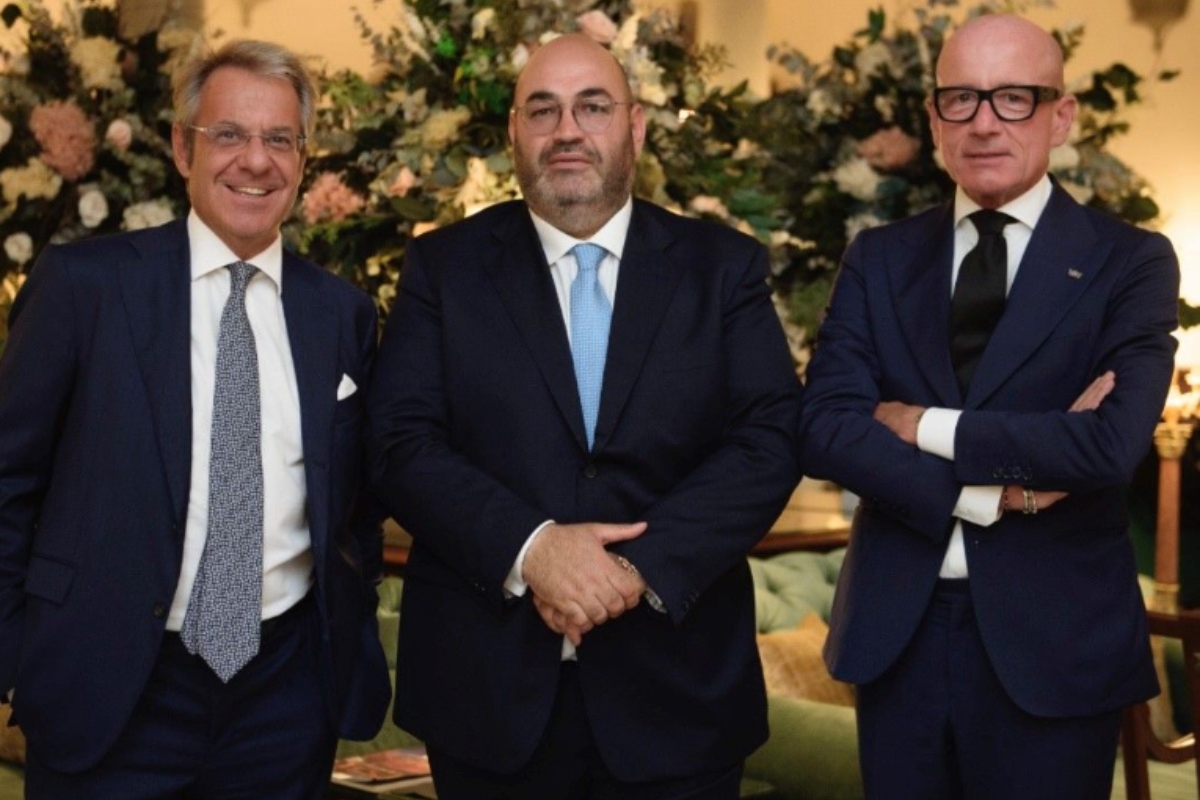 Da sinistra: Giorgio Santambrogio, amministratore delegato di Gruppo VéGé; Giovanni Arena, presidente di Gruppo VéGé; Edoardo Gamboni, direttore generale di Gruppo VéGé