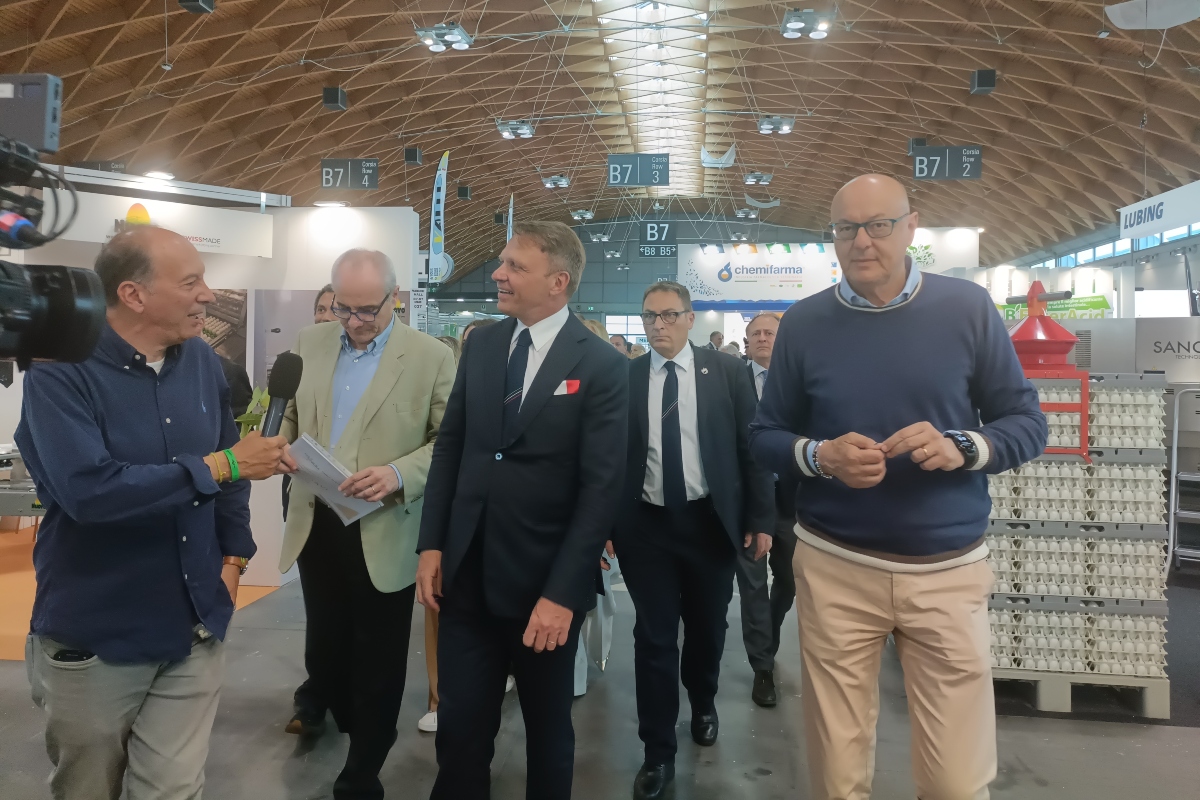 Il ministro dell'Agricoltura, Francesco Lollobrigida, all'inaugurazione di FierAvicola 2025
