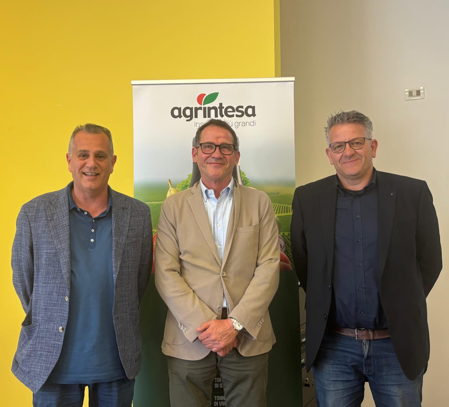 Da sinistra, Cristian Moretti, direttore generale Agrintesa; Gabriele Cristofori, presidente di Ortolani Cofri e Aristide Castellari presidente Agrintesa