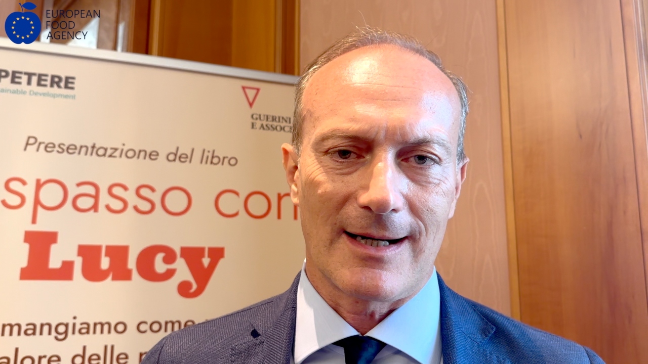 Pietro Paganini, curatore del volume “A spasso con Lucy. Perché mangiamo come parliamo. Virtù e valore delle proteine animali” (Guerini e Associati)