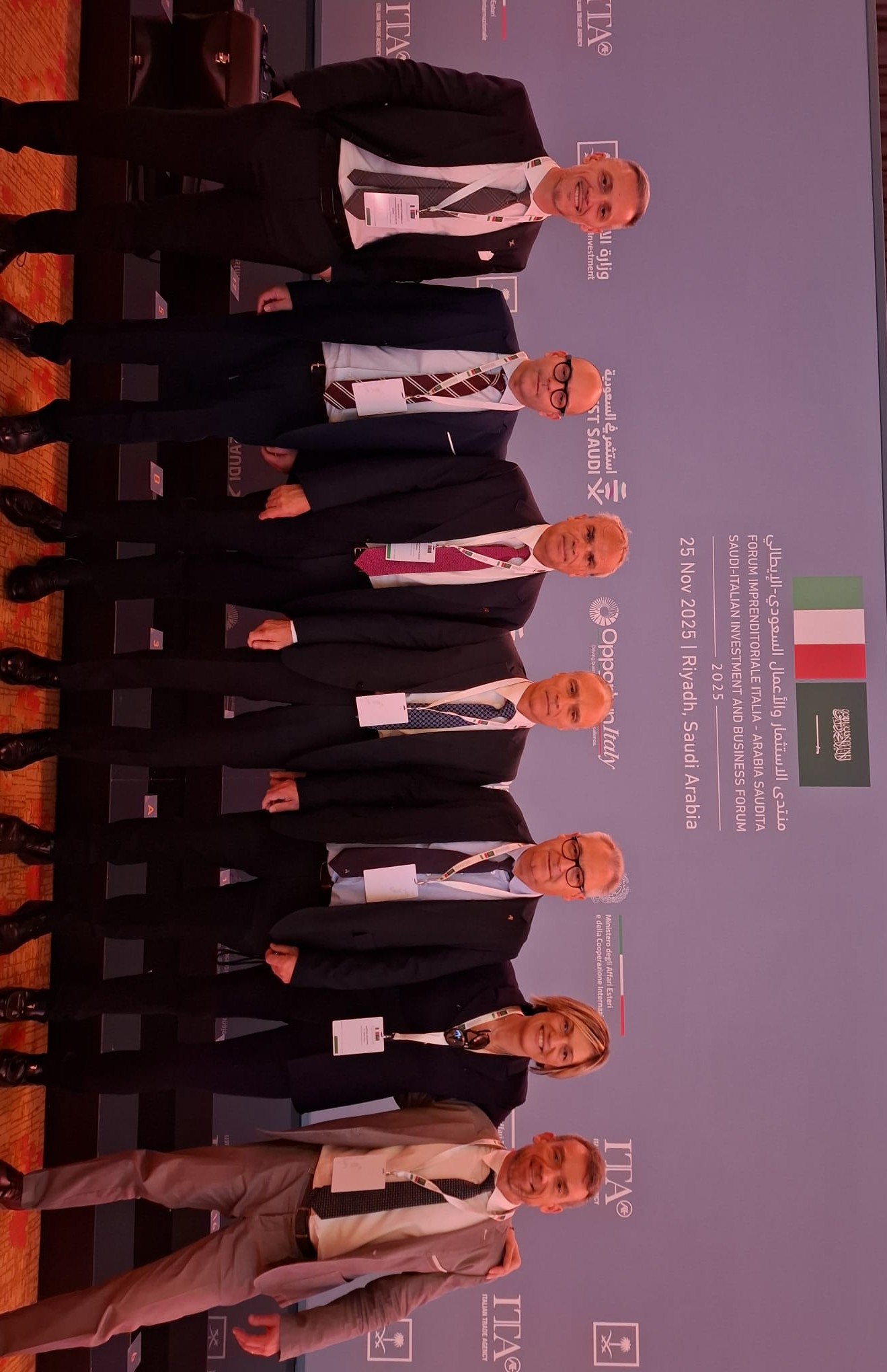 Da sinistra a destra: Antonello Ciambriello, Ufficio Internazionalizzazione Confcooperative, Daniele Sant'Andrea, Export Manager Amadori, Giuseppe Milanese, Presidente Confcooperative Sanità, Sandro Sabelli, Direttore vendite estero Amadori, Ernesto Seppi, Presidente Consorzio Melinda, Martina Valentini, Responsabile Relazioni esterne Consorzio Melinda, Andrea Pascucci, Export Manager Fileni.