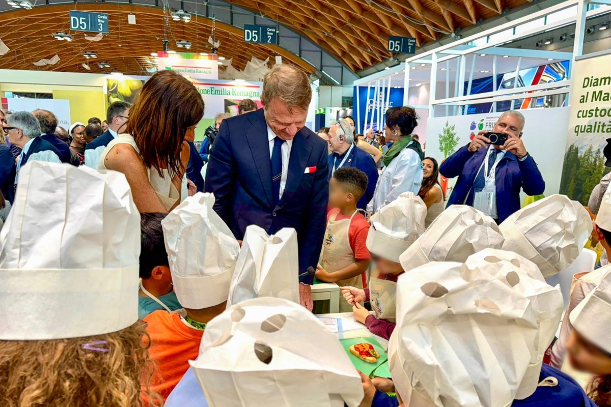 Ministro Lollobrigida presenta "Frutta e verdura nelle scuole" a Riminifiera