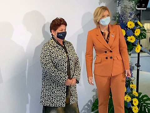 A sinistra la titolare del ministero delle Politiche agricole, alimentari e forestali Teresa Bellanova all'informale Agrifish di Coblenza, qui ritratta insieme all'omologo tedesco all'Agricoltura e all'alimentazione, ministro Julia Klöckner