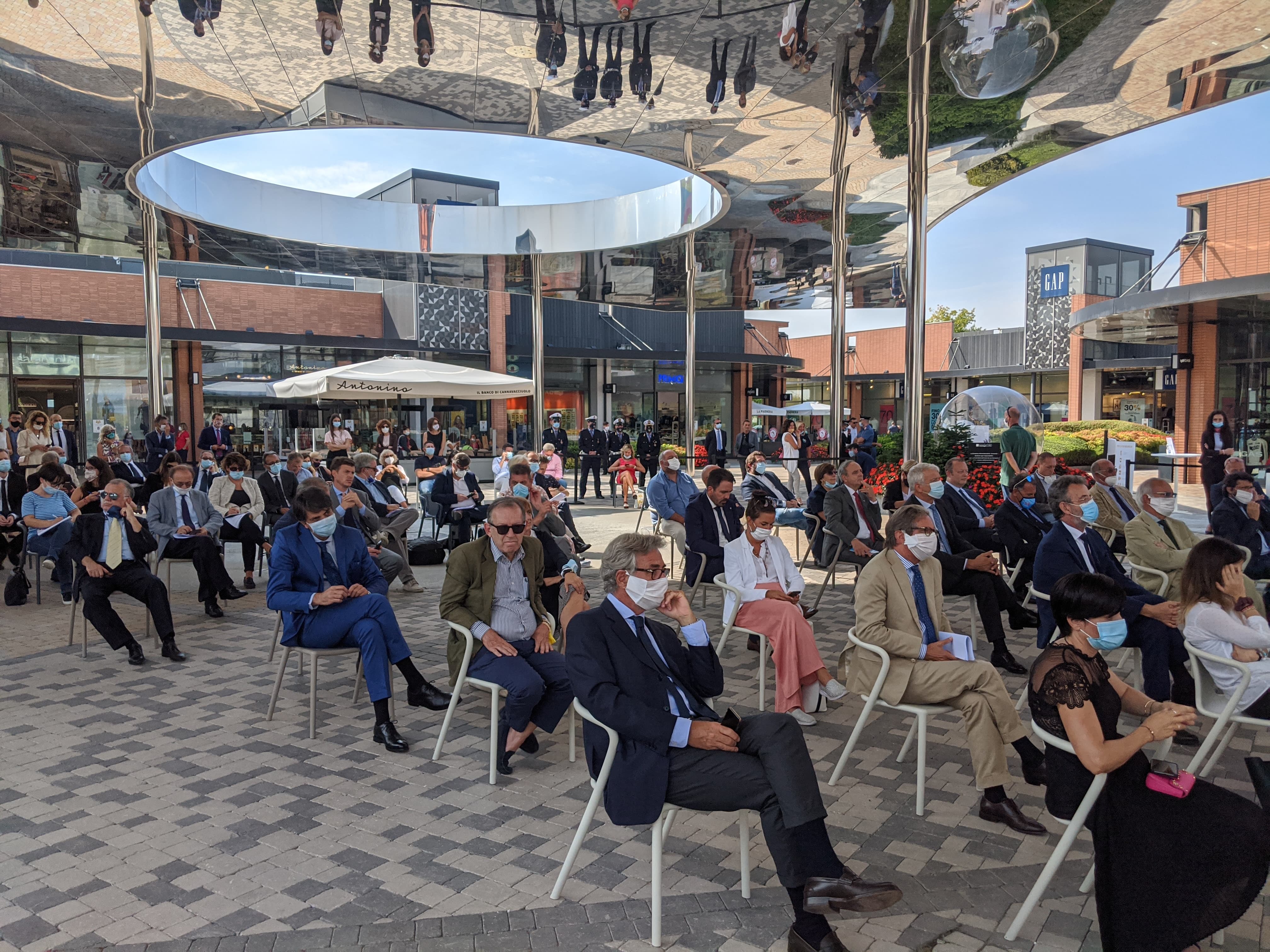 Kinder Joy of moving Park, Vicolungo The Style Outlets