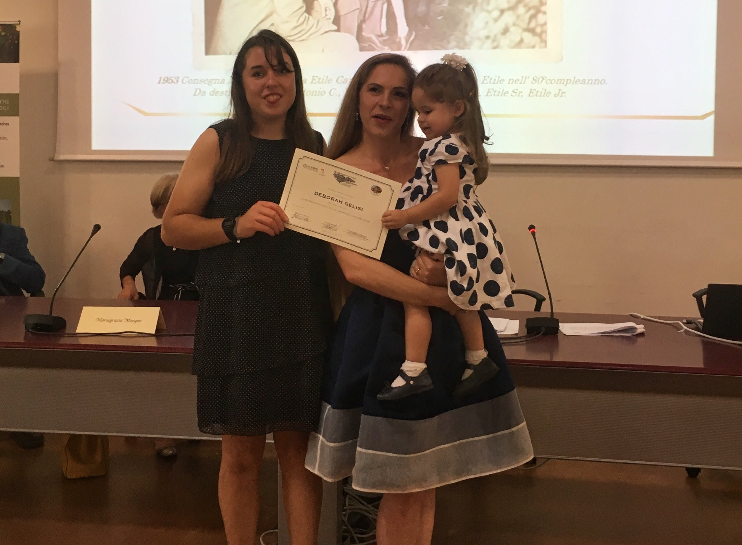 Deborah Gelisi, vincitrice della Borsa di Studio Etilia Carpenè Larivera, Rosanna Carpenè e Etilia Carpenè