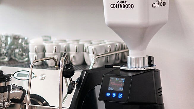 "Bianca", la nuova campana contenitrice di caffè in grani di Costadoro