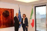 A sinistra Michele Pignotti, ad Sace; a destra Regina Corradini d'Arienzo ad di Simest