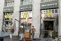 Mc Donald's in San Babila a Milano