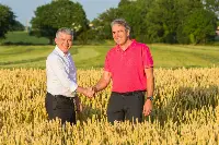 Olivier Clanchin, presidente di Triballat Noyal e Gérard Le Goff, direttore di Céréco