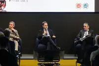Assemblea Salumitalia. Da sinistra: Andrea Pontremoli, amministratore delegato di Dallara Automobili; Cristiano Ludovici, presidente di Salumitalia – Consorzi Indicazione Geografica; Lorenzo Beretta, presidente dell’Associazione Industriali delle Carni e dei Salumi (Assica)