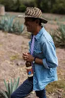 Velier, Progetto Palenque Spirits. Volti dei protagonisti e immagini delle piante di agave e della distillazione