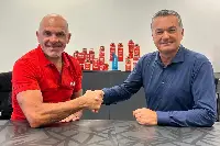 L'atleta paralimpico Andrea Devincenzi e l'amministratore delegato di Casalasco, Costantino Vaia