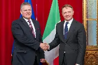 Vertice tra il commissario europeo per il Commercio, la Sicurezza economica, le Relazioni interistituzionali e la Trasparenza Maroš Šefčovič e il ministro dell'Agricoltura, della Sovranità Alimentare e delle Foreste, Francesco Lollobrigida (Roma, 31 ottobre 2025) Francesco Lollobrigida e