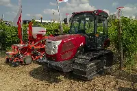 Macchine agricole a Enovitis in campo 2025