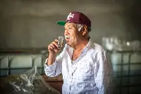 Velier, Progetto Palenque Spirits. Volti dei protagonisti e immagini delle piante di agave e della distillazione