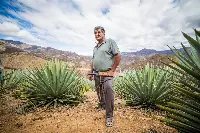 Velier, Progetto Palenque Spirits. Volti dei protagonisti e immagini delle piante di agave e della distillazione